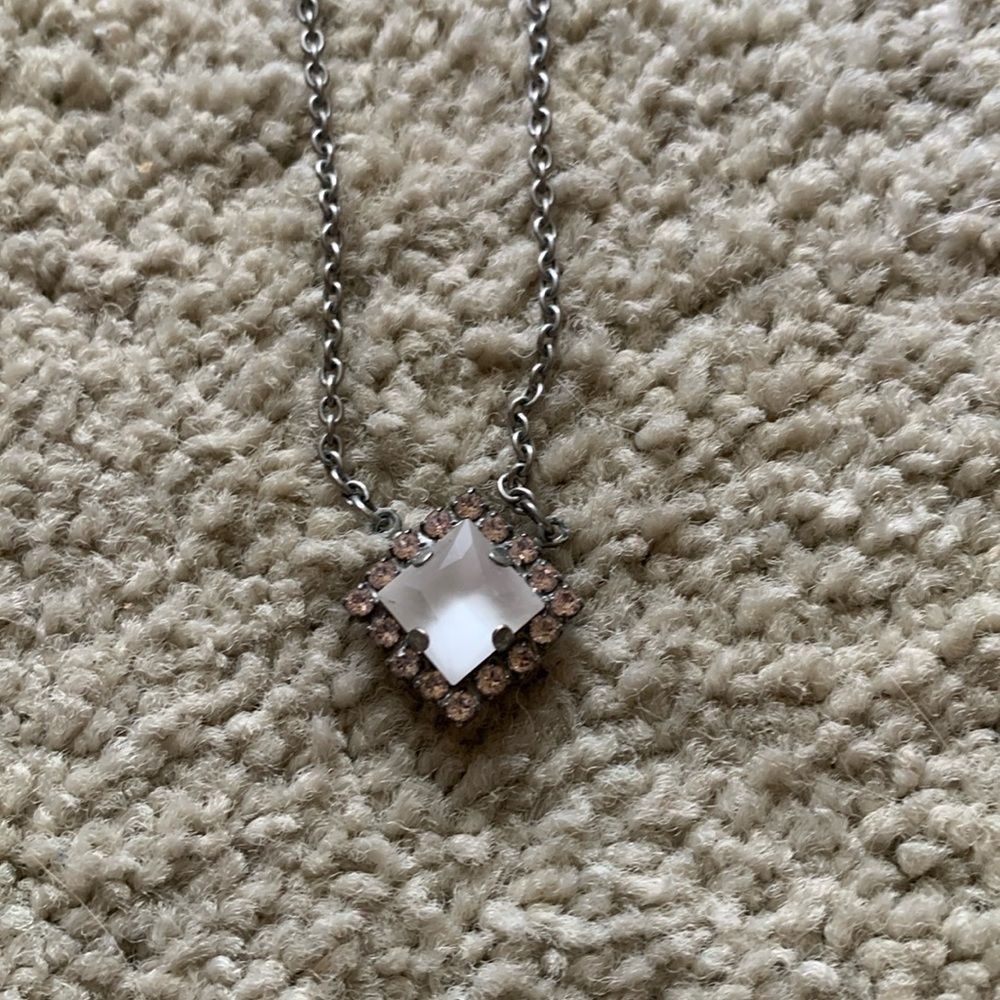 Sabika pendant necklace